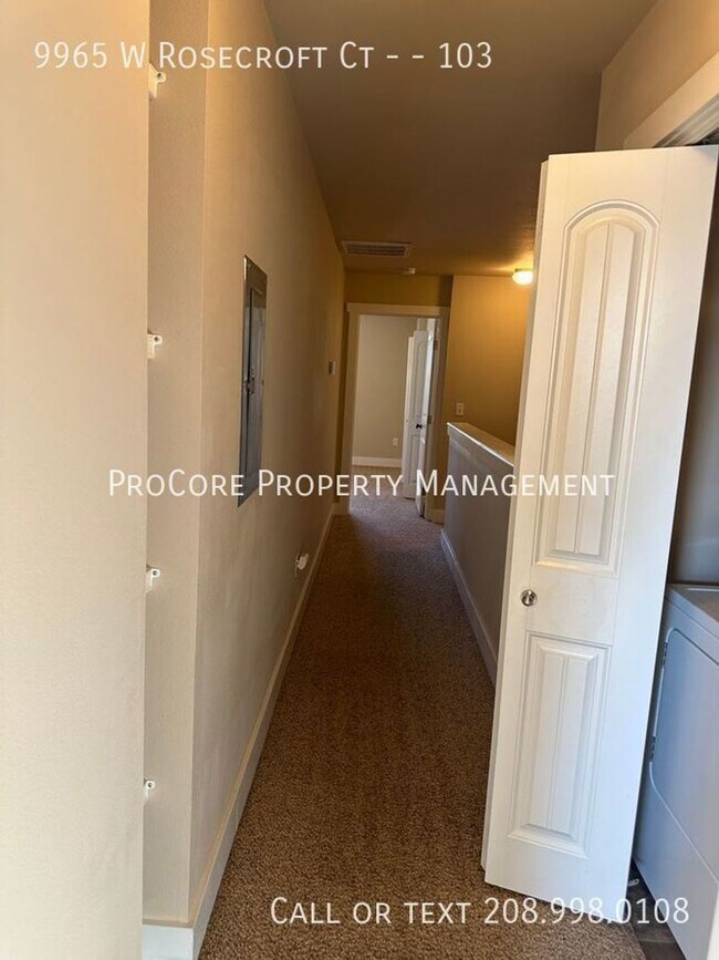 Building Photo - 9825 W Rosecroft Ct