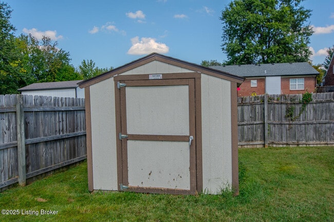 Building Photo - 6305 Leisure Ln