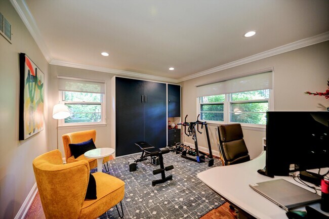 Building Photo - 117 Elm Ln