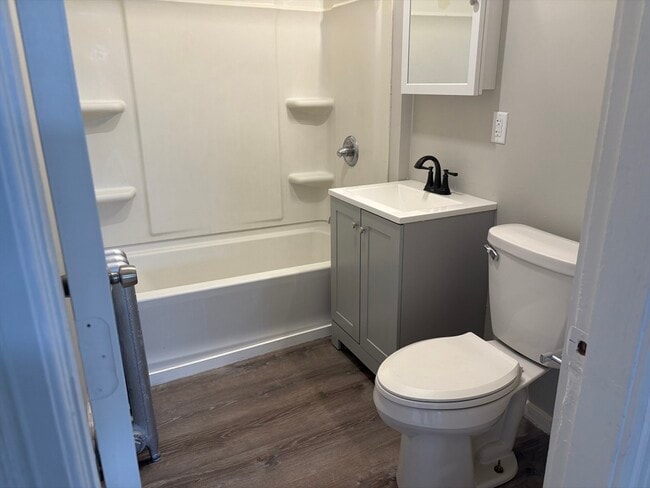 Building Photo - 797 Carew St