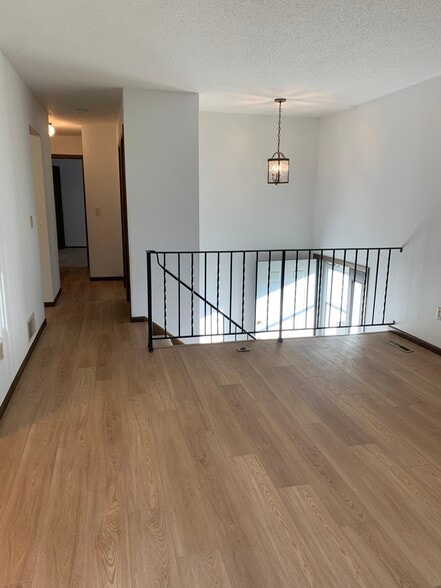 Upstairs View Down the Hallway - 11101 Vessey Cir