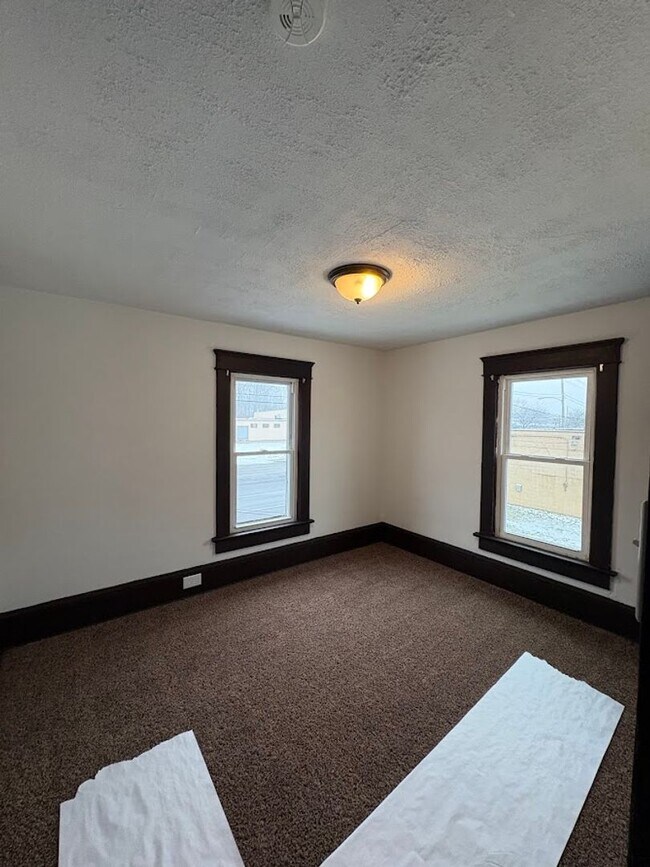 Building Photo - 1433 Kenmore Blvd