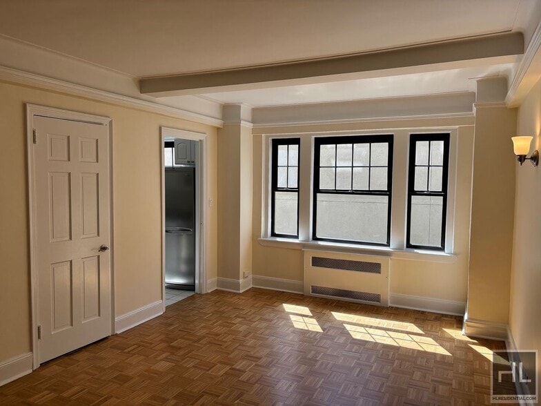 Building Photo - Christopher Street