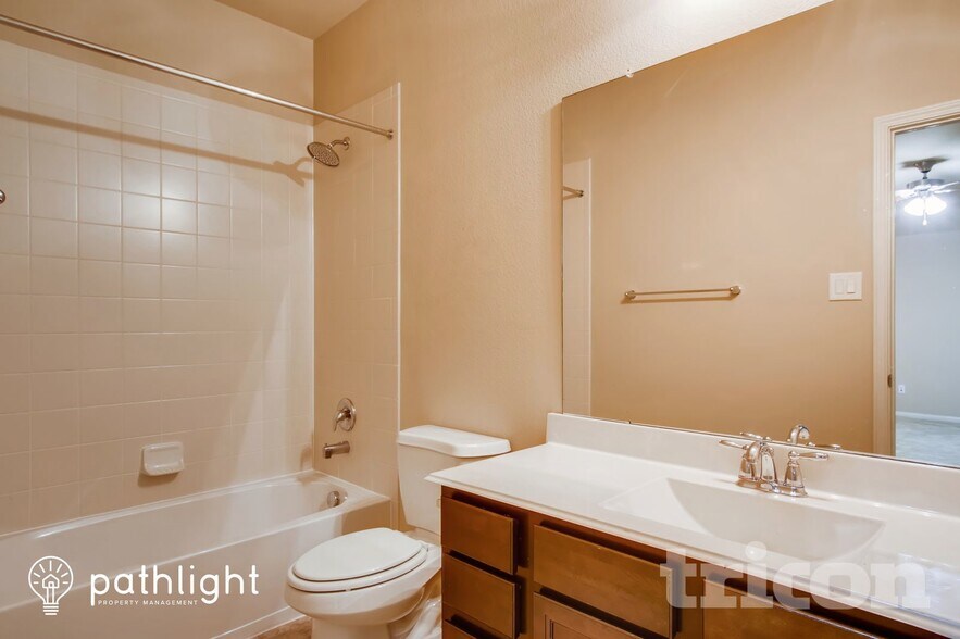 Building Photo - 4 Logan Creek Lane