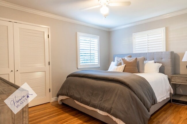 Building Photo - 1121 N Cambridge Ave