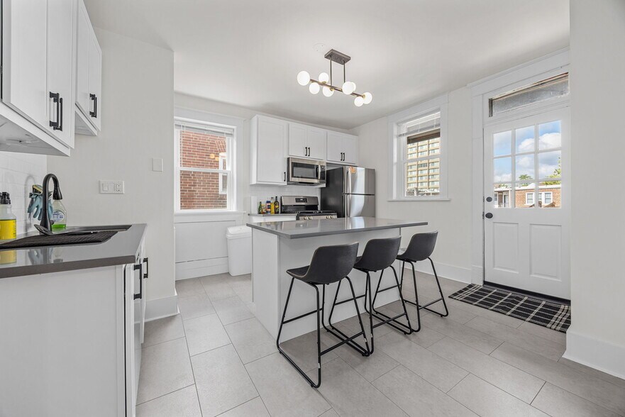 Building Photo - MOSAIC - 721 Interdrive - Now Leasing 2027/28