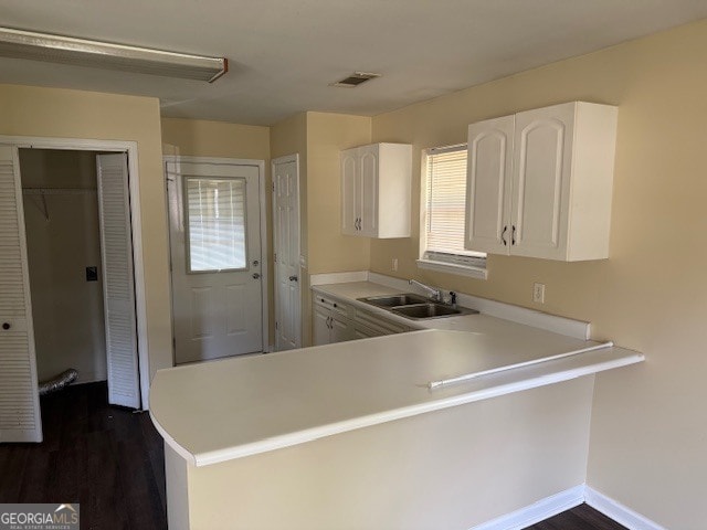 Building Photo - 101 College St