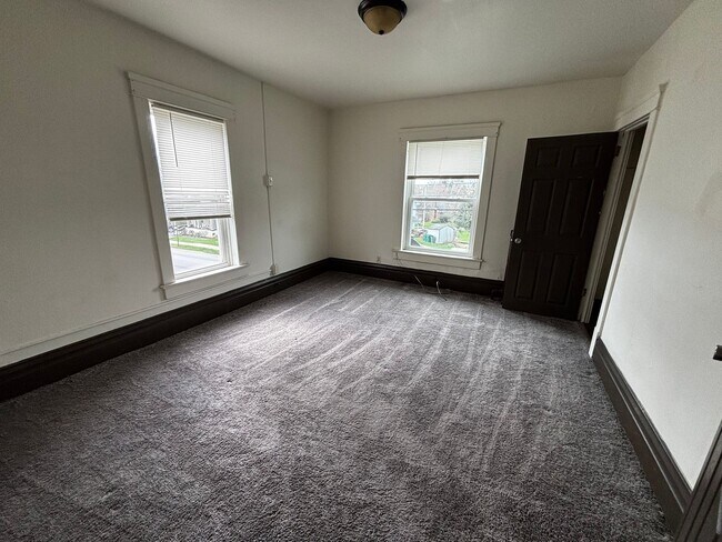 Building Photo - wpop127