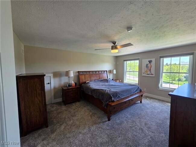 Building Photo - 1245 Meadow Woods Dr