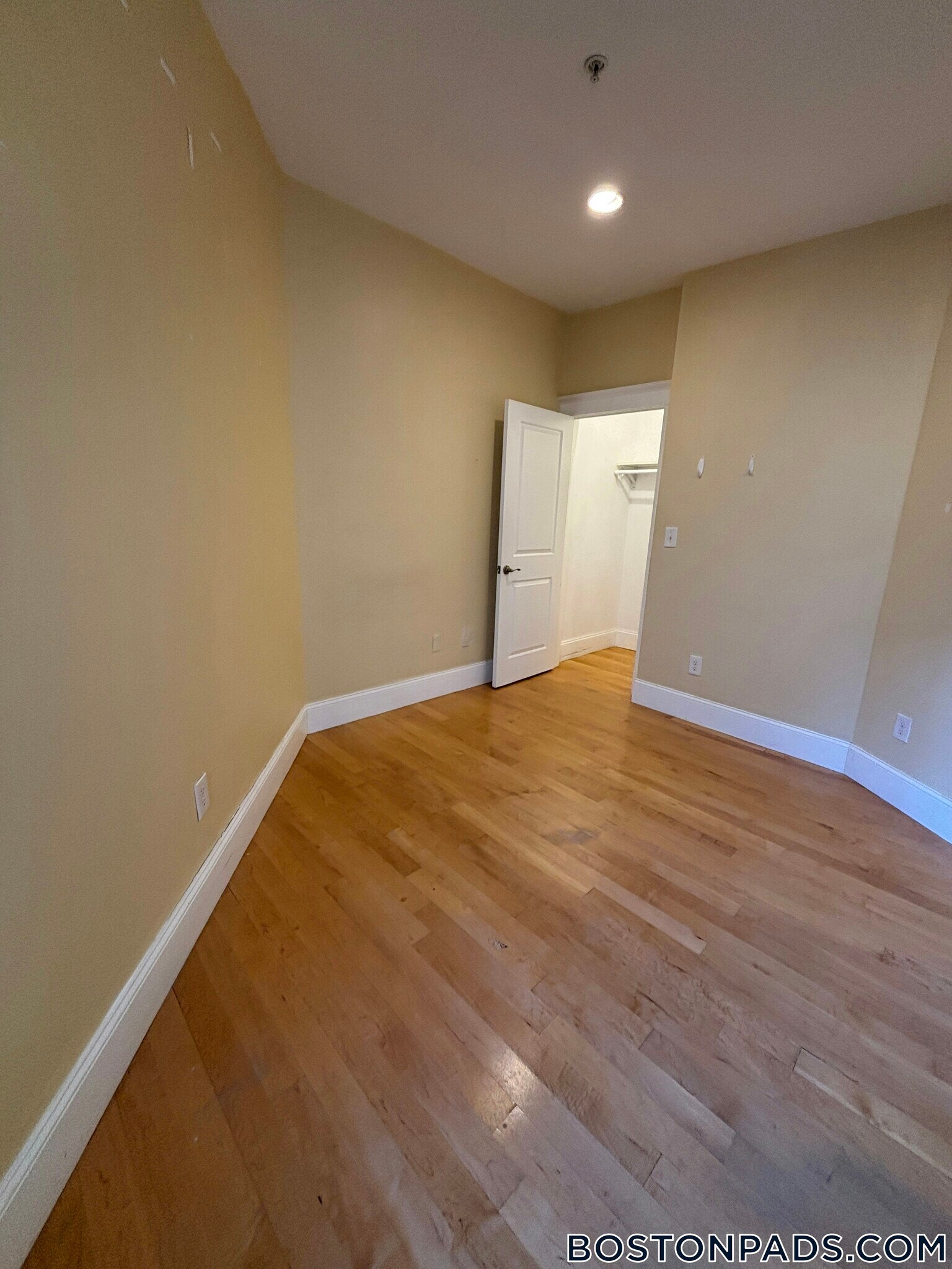 Building Photo - 156 Magazine St