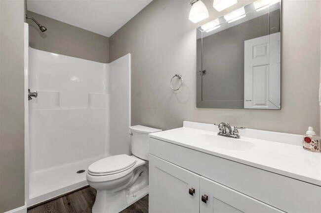 Building Photo - 4 Mill Pond Rd