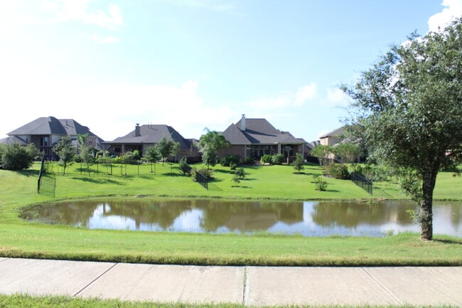 Building Photo - Coming Soon | 3 Bed, 2 Bath | 2,338 Sq Ft ...