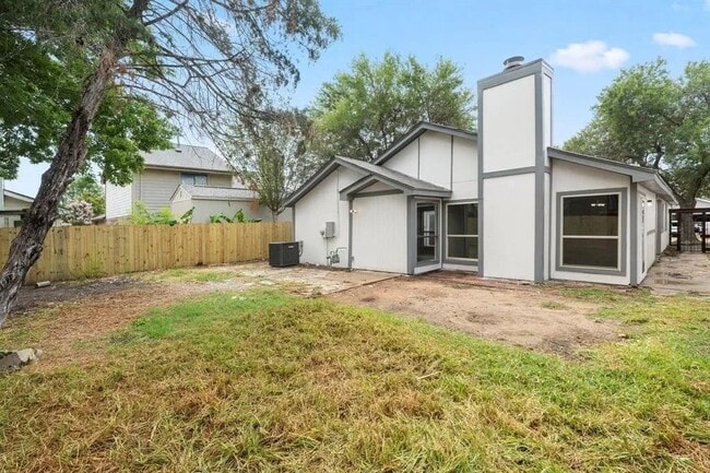Building Photo - 12710 Hill Branch Dr