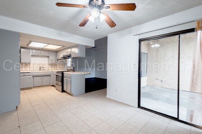 Building Photo - 4308 Parkwood Ct