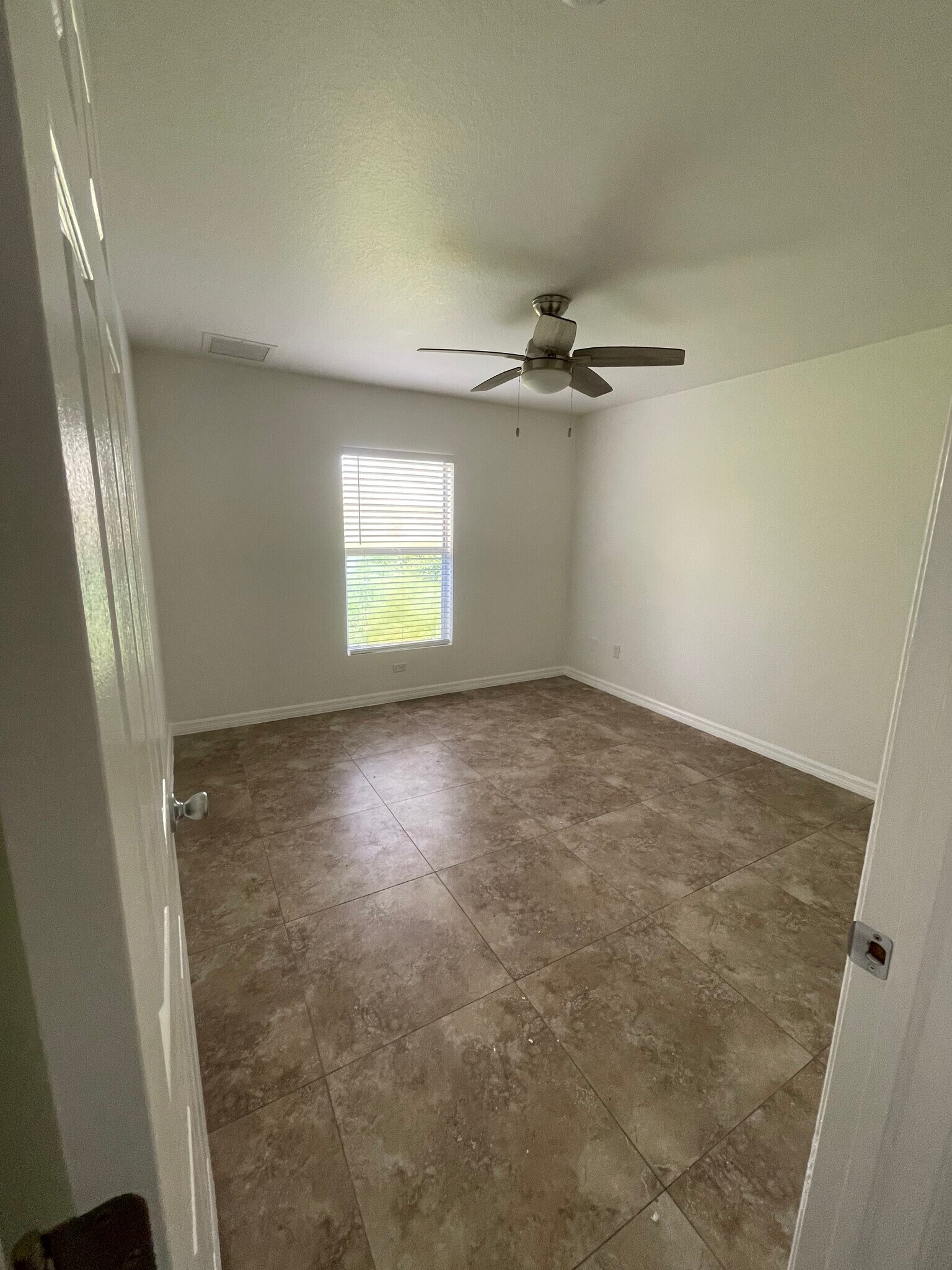 Building Photo - 739 Jack Ave S