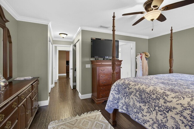 Building Photo - 500 Crosswinds Dr