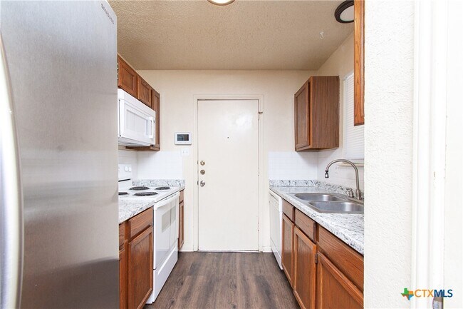 Building Photo - 2803 Willow Springs Rd