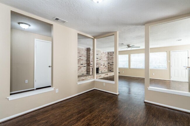 Building Photo - 9903 Cane Creek Dr