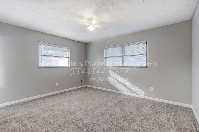 Building Photo - 3312 Pickwick Dr S