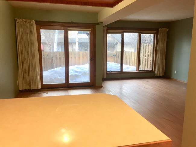 Building Photo - 1711 W Koch St