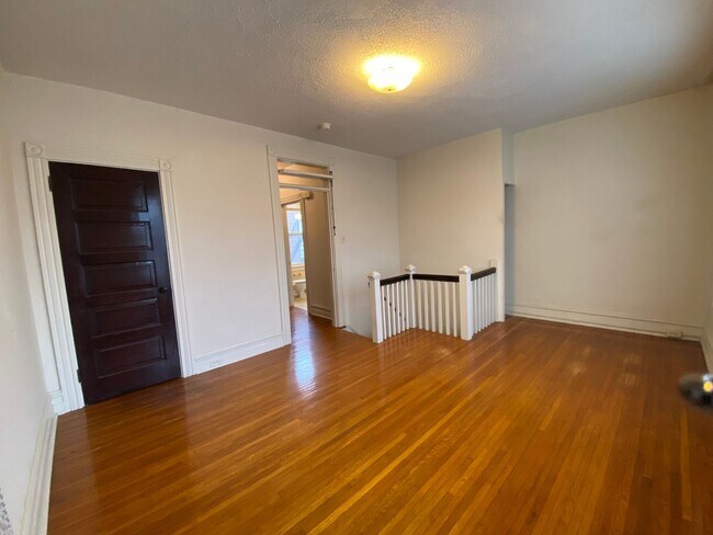 Building Photo - 603 W Lemon St