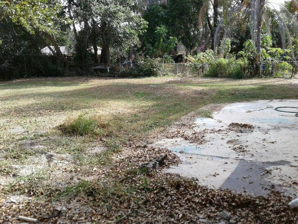 Huge back yard - 926 30th St NW