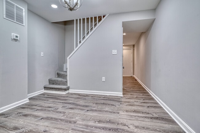 Building Photo - Woodward St