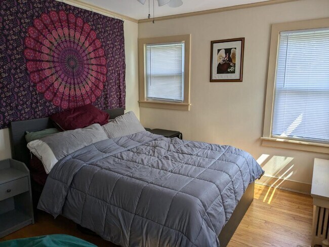 Building Photo - 328 W St Charles Rd