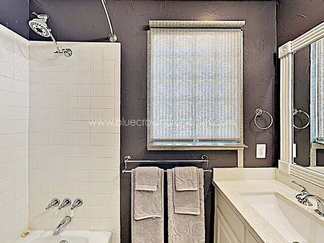 Building Photo - 2137 Barberry Dr