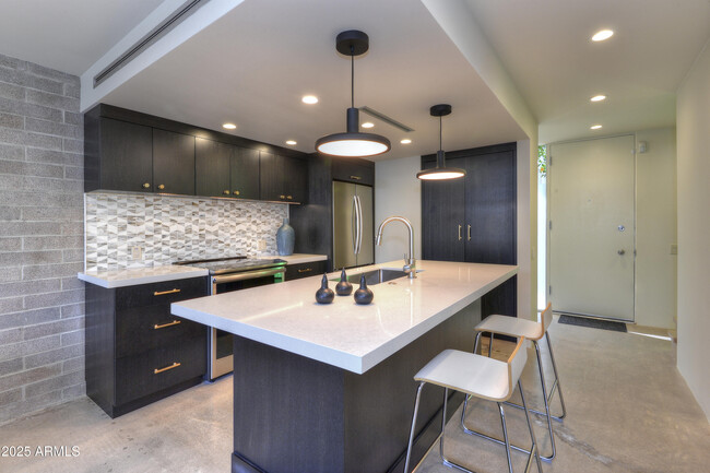 Building Photo - 4411 N 40th St