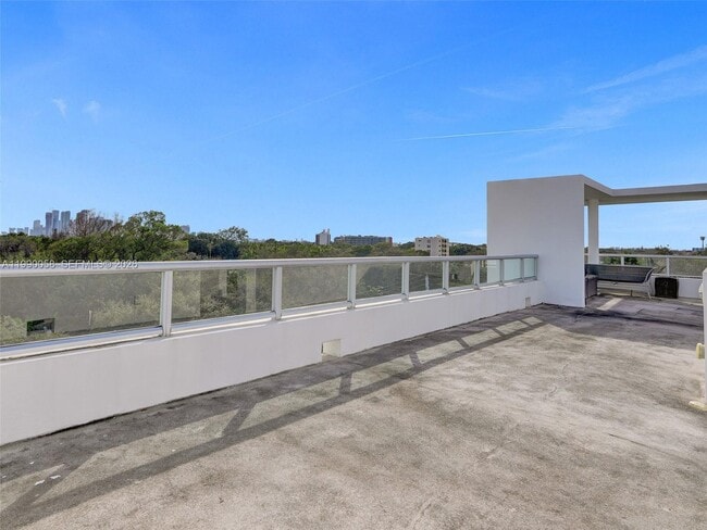 Building Photo - 720 NE 62nd St