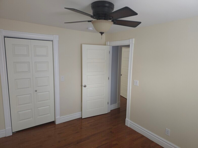 Building Photo - 531 Berkshire Ave