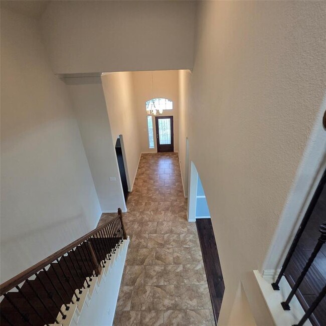 Building Photo - 26101 Brickhill Dr