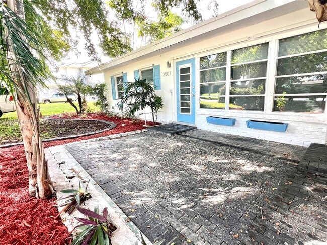 Building Photo - 2507 Andros Ln