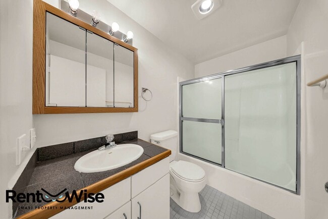 Building Photo - 68 McCoppin St