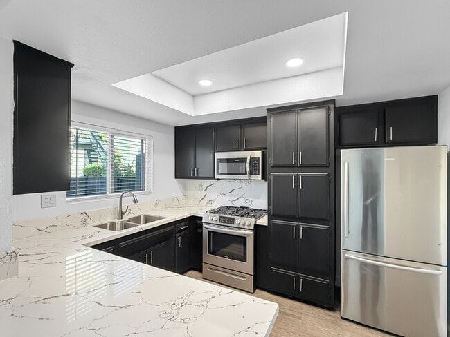 Building Photo - 820 Normark Terrace