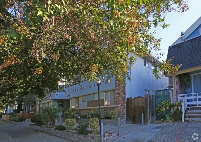 Building Photo - The Sands Apartments