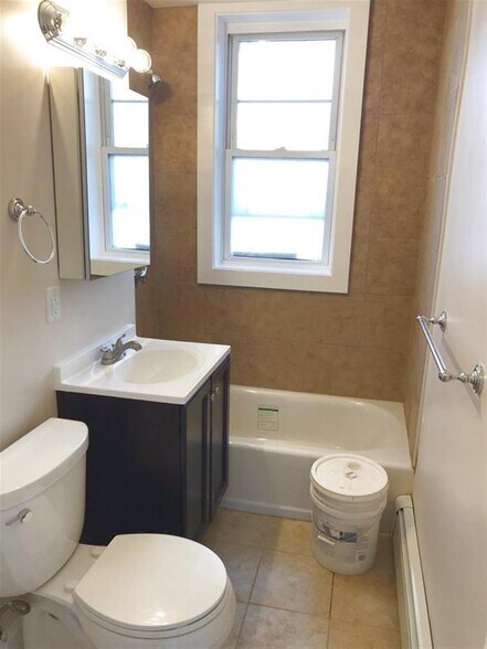 Building Photo - 274 Brookline St