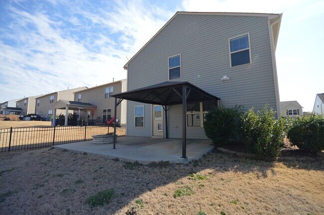 Building Photo - 2503 Girvan Dr