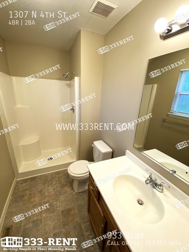 Building Photo - 1307 N 4th St