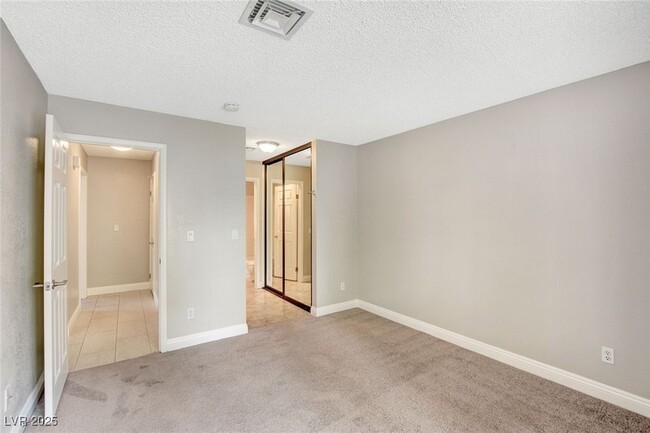 Building Photo - 4700 Nara Vista Way