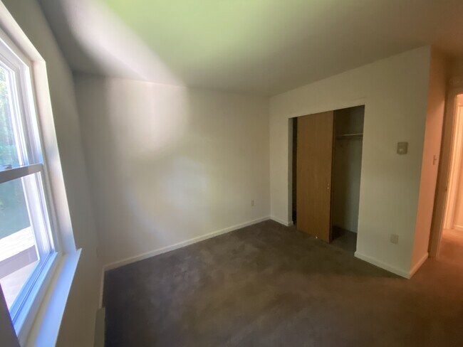 Building Photo - 212 Magnolia Dr
