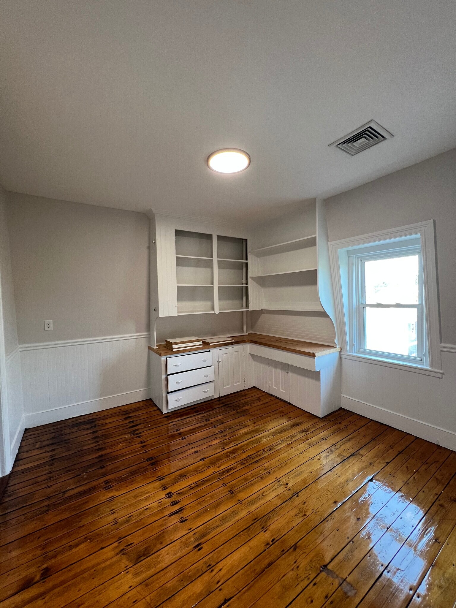 Building Photo - 108 Vinton St