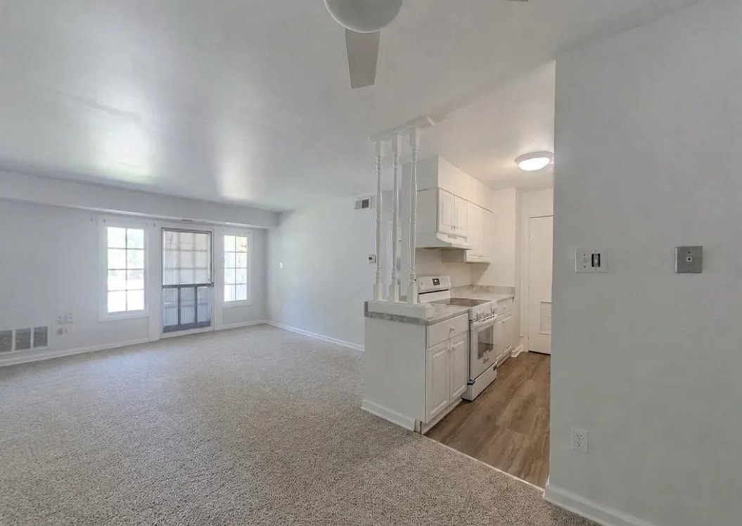 Building Photo - 5821 Rexford Dr