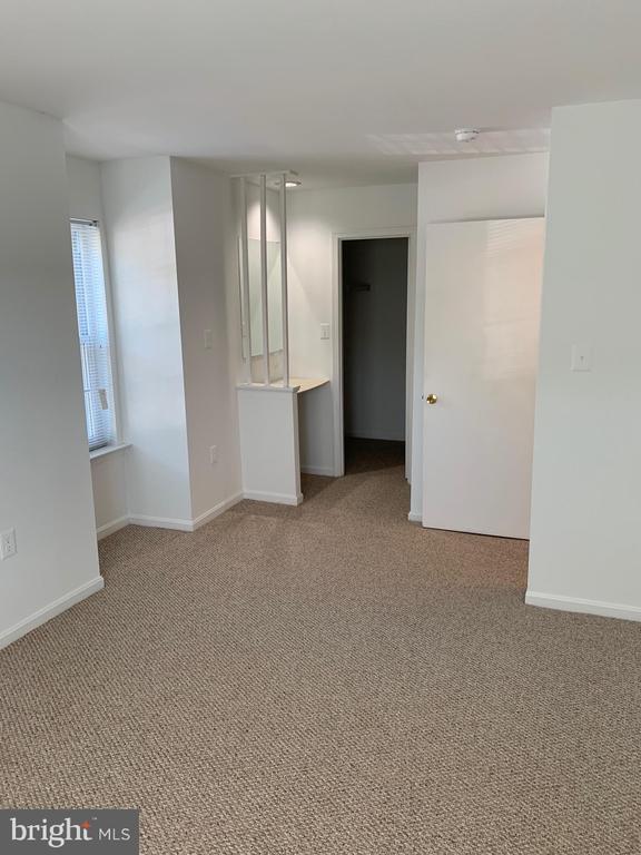 Building Photo - 13749 Avonshire Dr