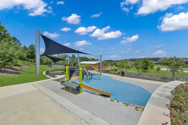 Building Photo - 20151 Bushwick Falls Dr