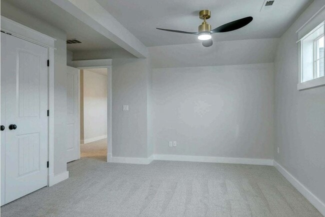 Building Photo - Beautiful home perfect for entertaining