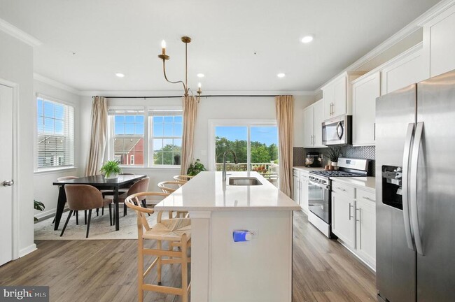 Building Photo - 5051 Silver Oak Dr
