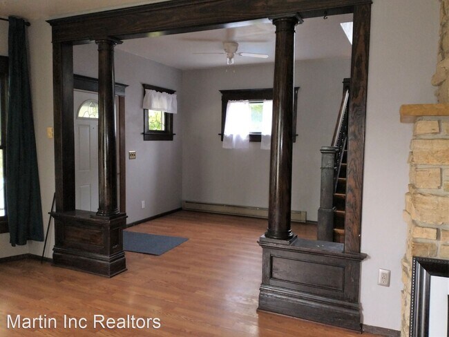 Building Photo - 3 br, 2 bath House - 212 Wellington St