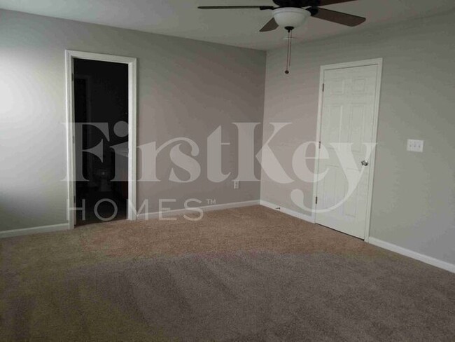 Building Photo - 4406 Vernon Cir SE